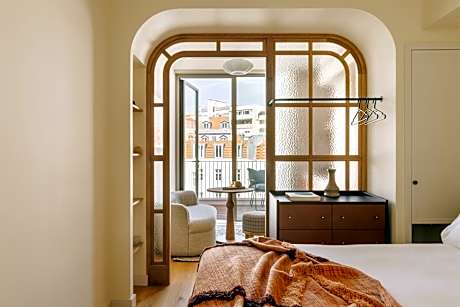 Locke Studio with Balcony