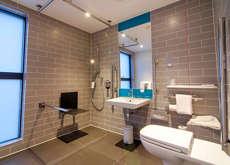 Holiday Inn Express London-Ealing By IHG