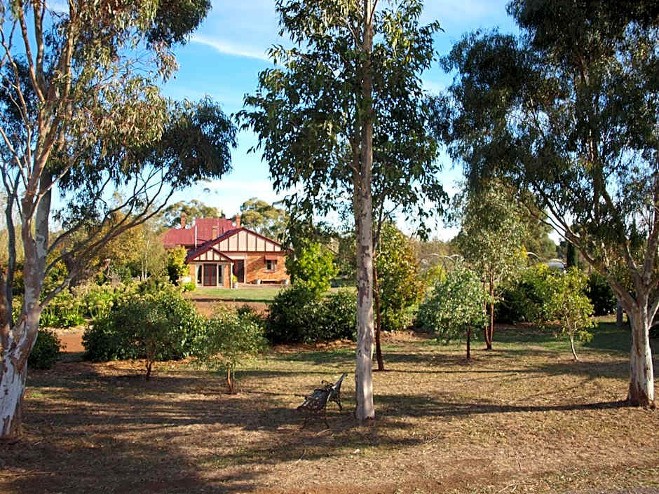 Pierrepoint Accommodation