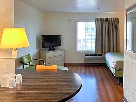 1 Queen Bed | Non-Smoking, Kitchen