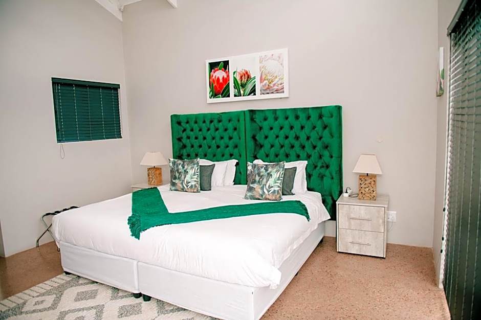 Elements Sunrise Bush Lodge