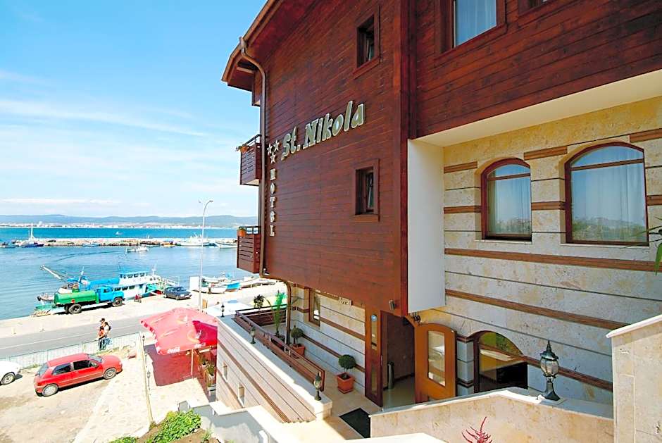 Family Hotel Saint Nikola and Free parking