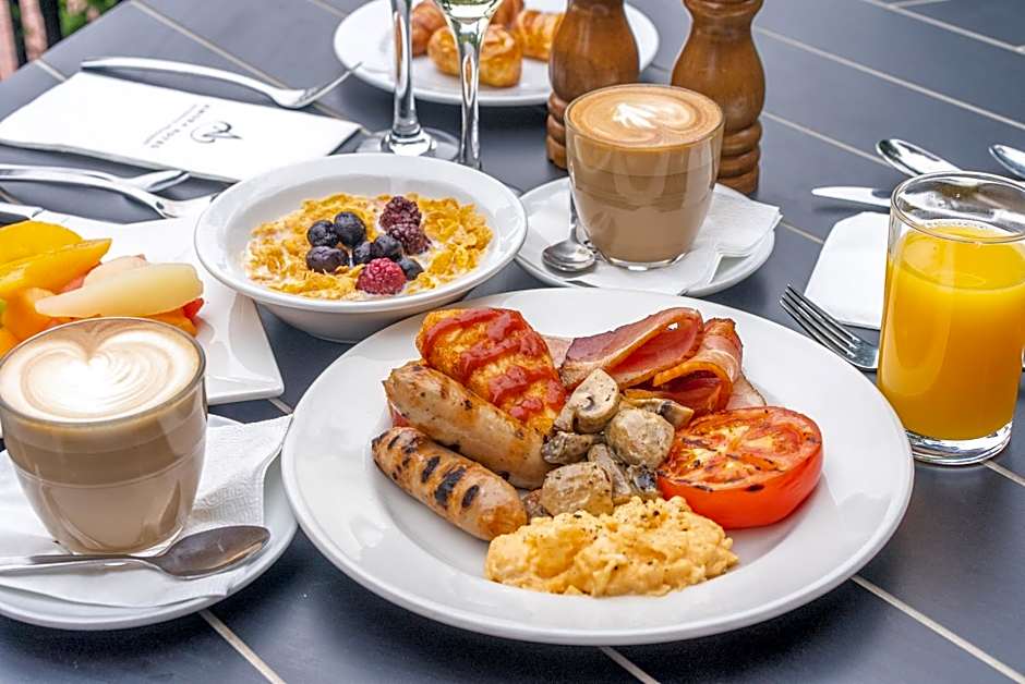 Amora Hotel Riverwalk