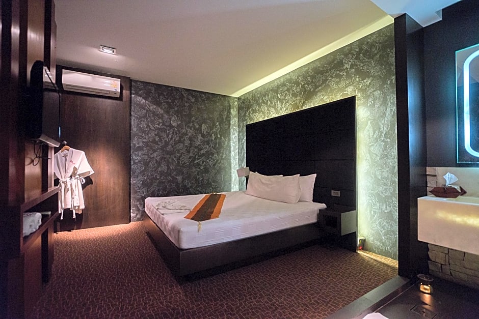 Kiss Gardenhome Chic Hotel