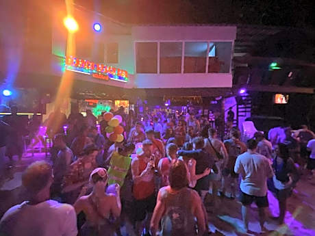 Blanco Beach Bar Hostel