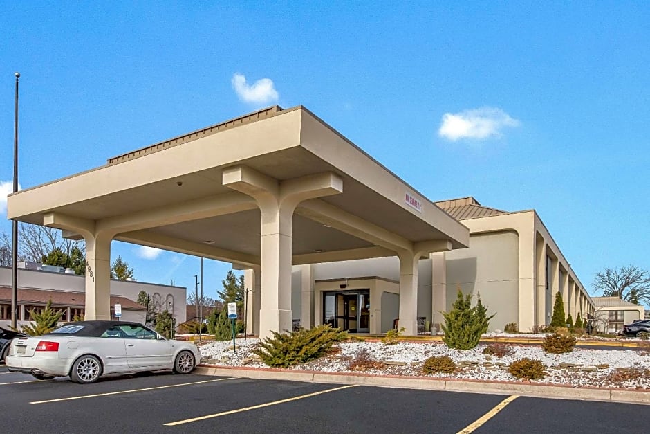 Clarion Inn and Suites Airport