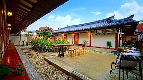Hanok Midam Guesthouse