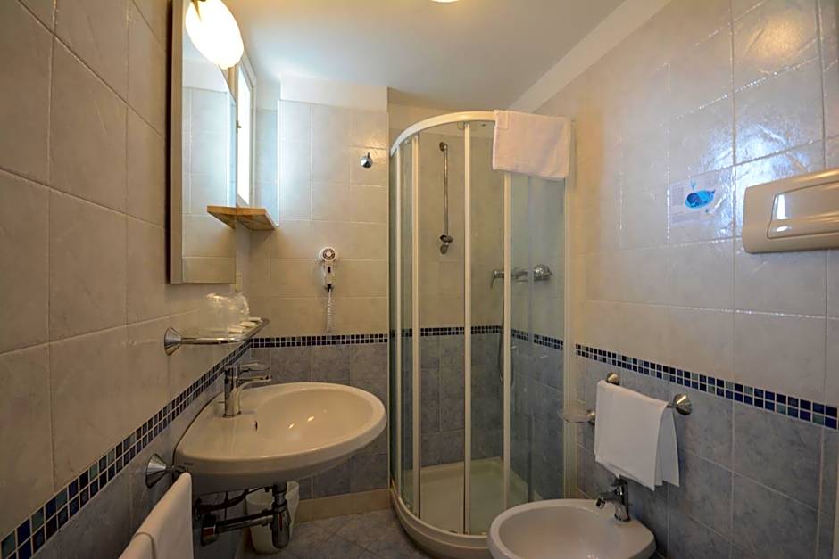 Hotel Caravelle
