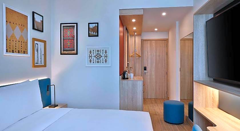 Hampton by Hilton Sharma