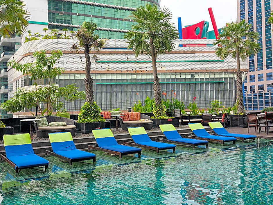 Holiday Inn Bangkok Sukhumvit By IHG