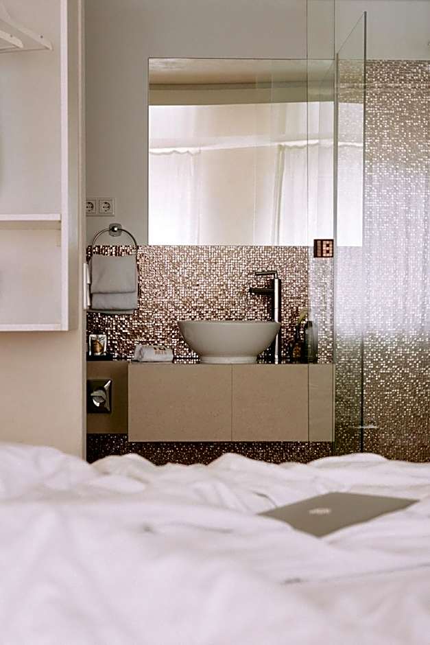 18Arts Hotel
