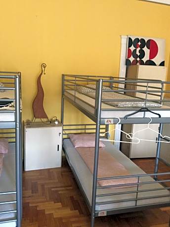 Bed in 6-Bed Mixed Dormitory Room