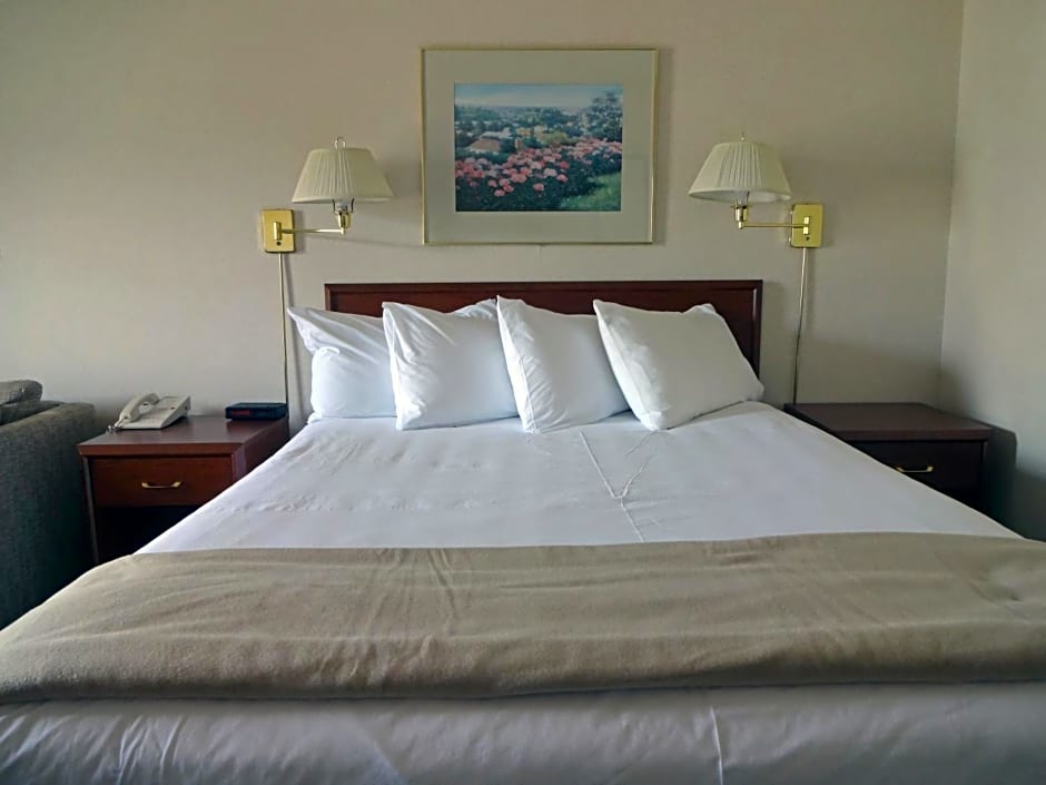 Powell River Town Centre Hotel