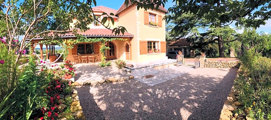 Les Cèdres du Linard, Chambres d'Hôtes B&B Near Lascaux, Montignac, Sarlat-la-Canéda, Dordogne