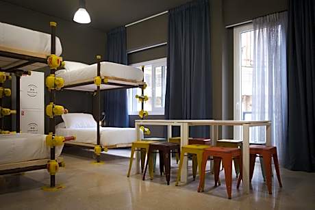 10-Bed Mixed Dormitory Room