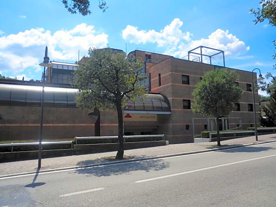 Albornoz Palace Hotel