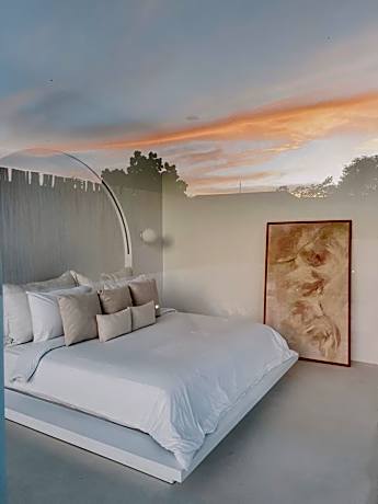 Palmview Suite Room