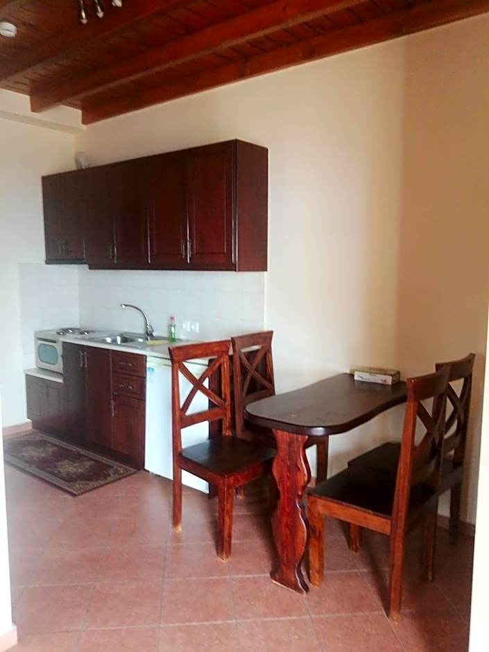 Kallisti Ξενώνας Διακοπτό-Καλάβρυτα