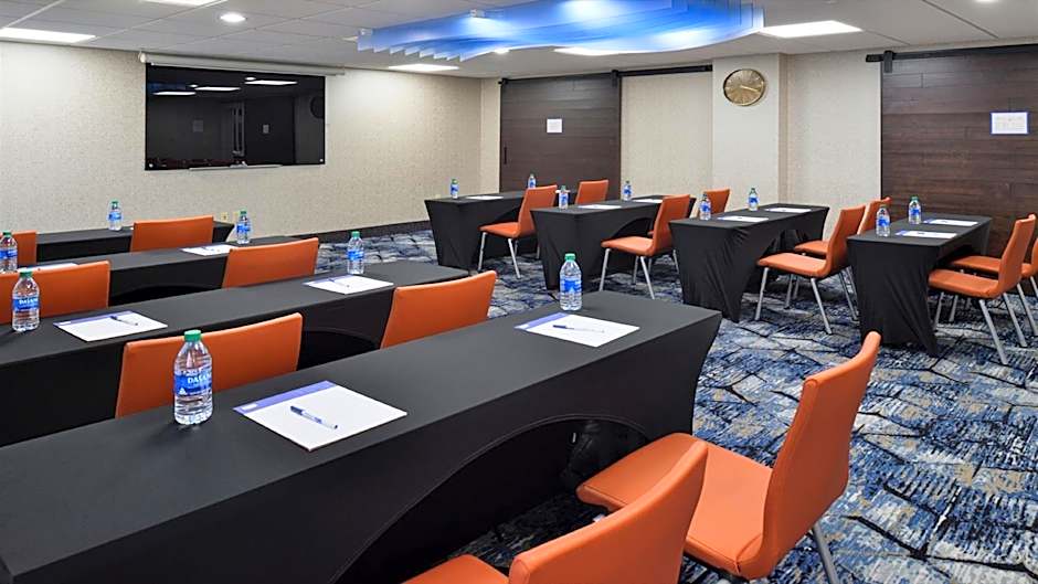 Holiday Inn Express Wixom By IHG