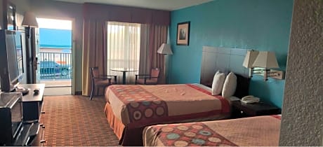 Queen Room with Two Queen Beds - Non-Smoking