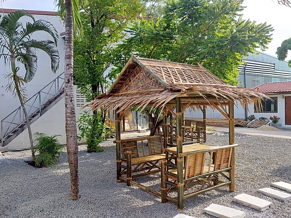 New Breakers Hotel Rawai