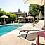 Logis Hotel Le Petit Casset