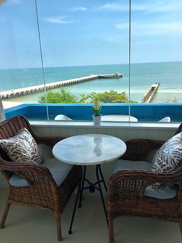 PierView Rooms