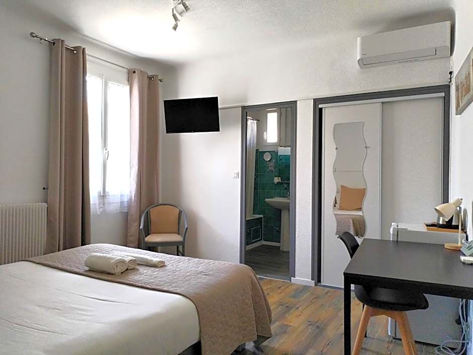 Logis Hotel La Bastide d'Entraigues