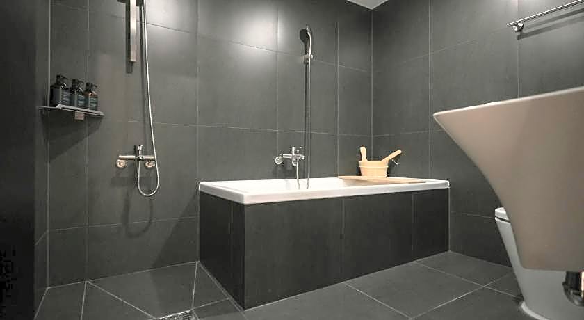 Mitasuya Ryokan Hotel Gumi by Aank