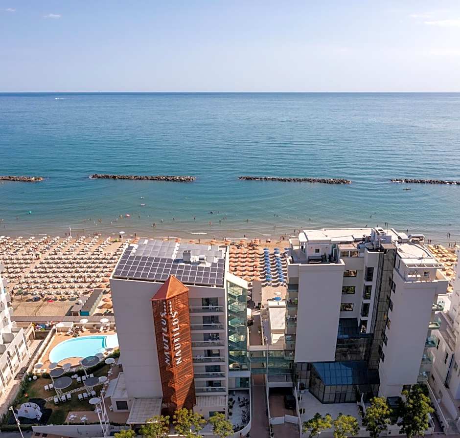 Nautilus Family Hotel