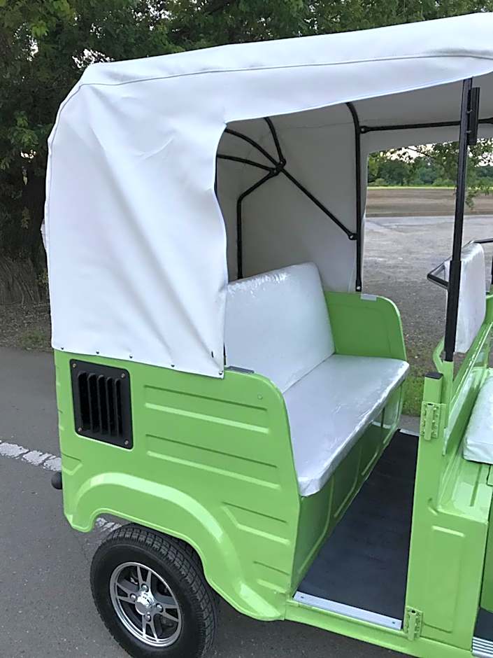 Tuktuk House