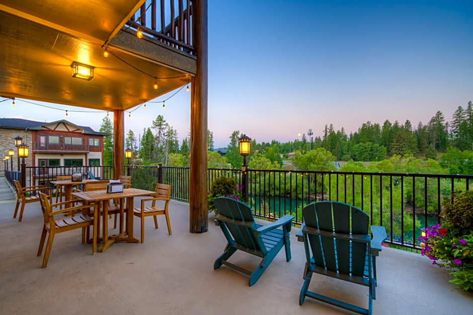 The Pine Lodge on Whitefish River