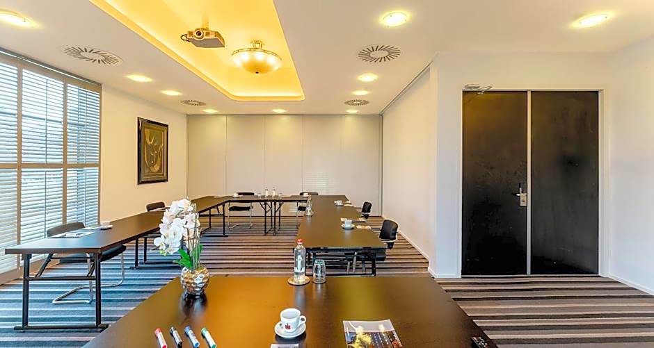 PLAZA Premium Grand Winston