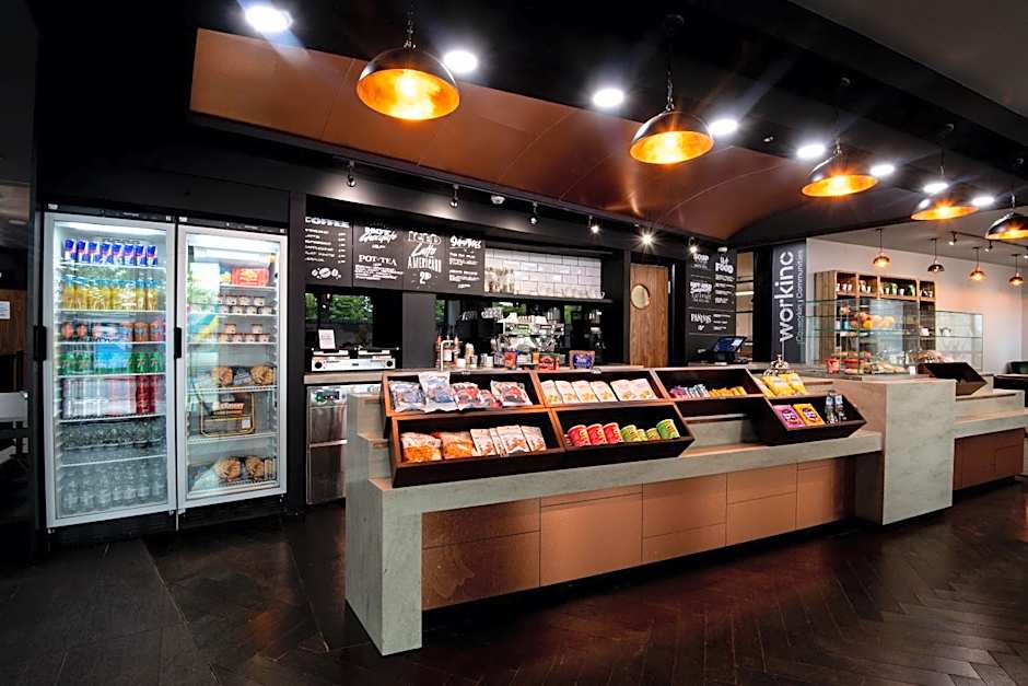 Roomzzz London Stratford