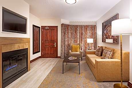 Large Balcony, Suite, 1 King, Sofa bed, Creek view