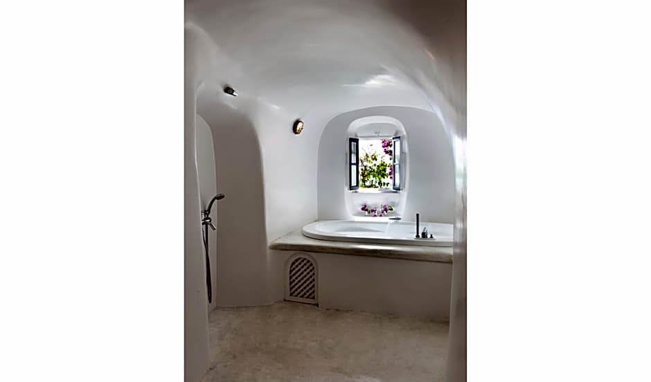 Perivolas Hotel