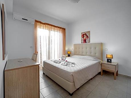 Two-Bedroom Apartment (4 Adults + 2 Children)