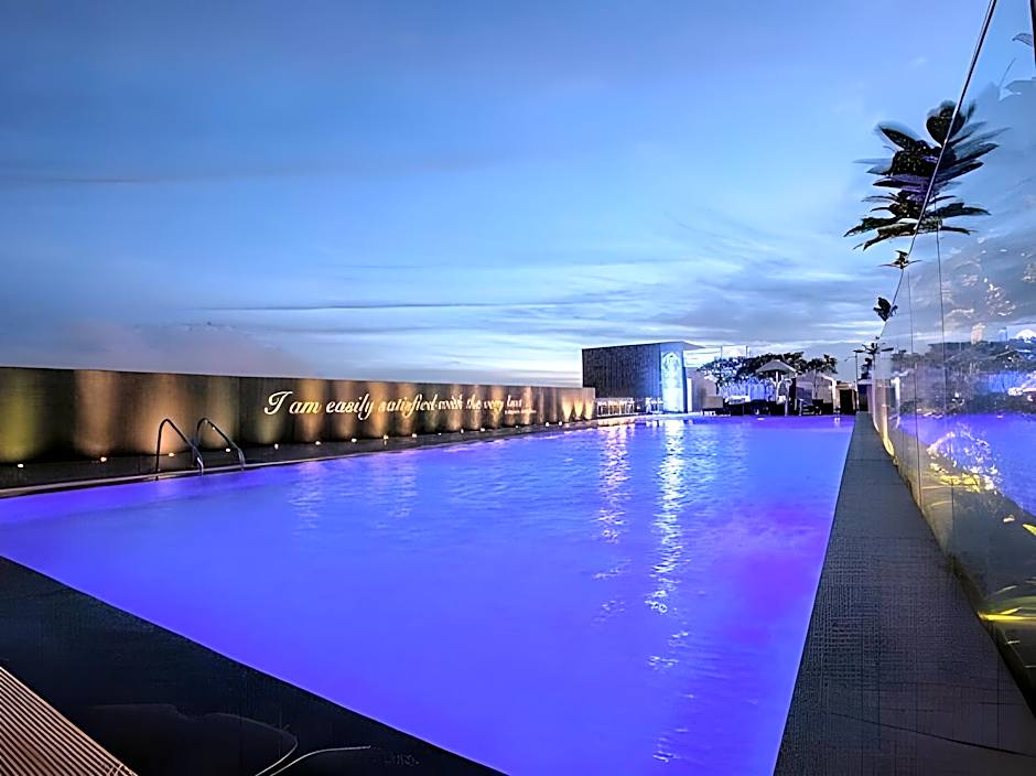 The Waverly Hotel & Residences