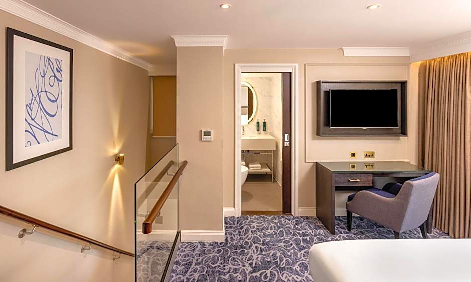 Photo 1 of 10 of Executive Suite