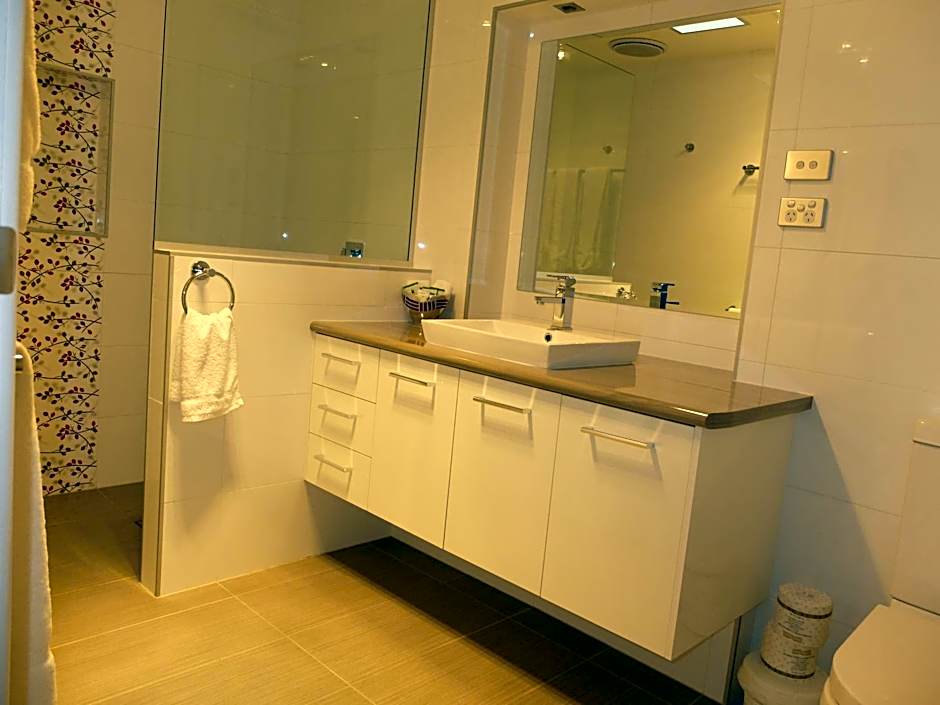 Sportsmans Motor Inn