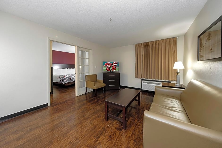 Red Roof Inn & Suites Savannah Airport