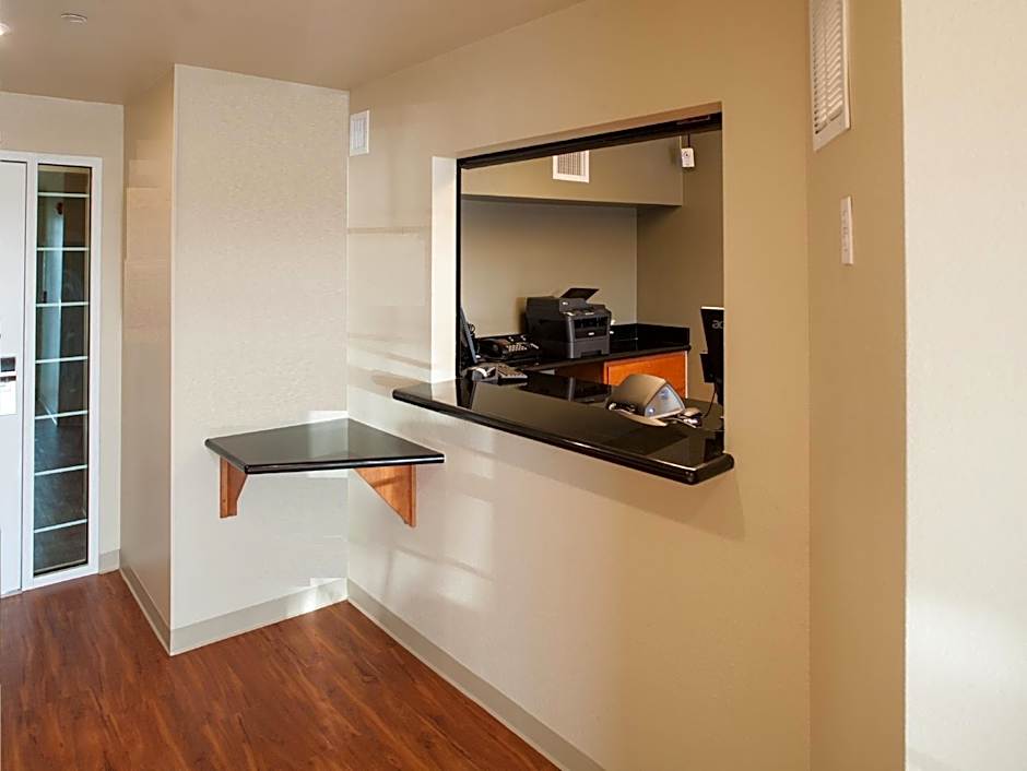 WoodSpring Suites Louisville Jeffersontown