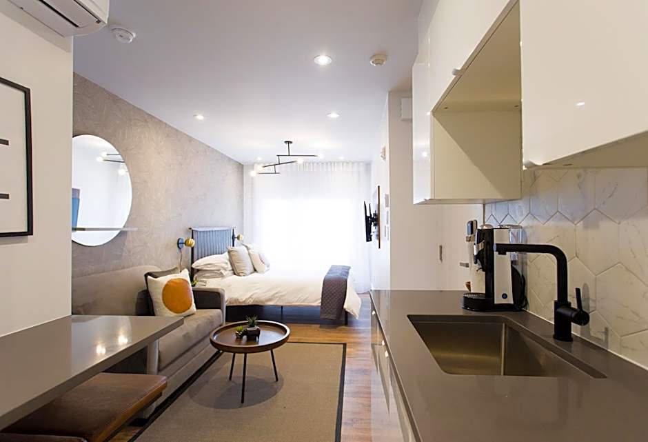 Scandinavian Studio with Full Kitchen and Bath by Den Stays