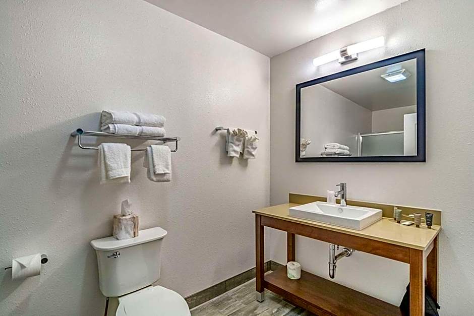 Riverview Inn & Suites, Ascend Hotel Collection