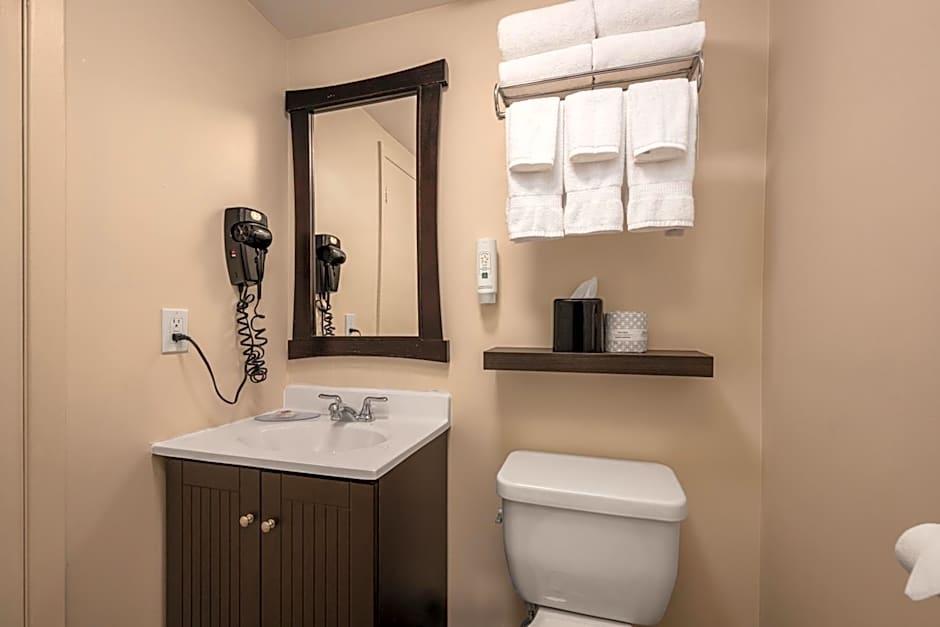Quality Inn & Conference Centre Kingston Central