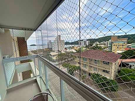 cód 157 - Apartamento á apenas 100 metros do mar!