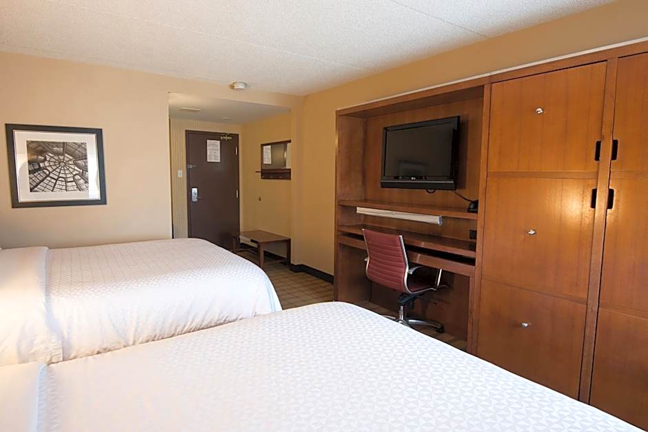 Four Points By Sheraton Winnipeg South