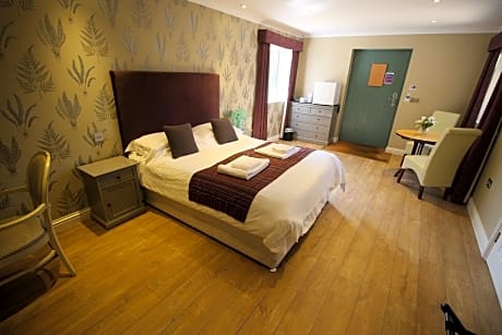 Double Room with Private Bathroom