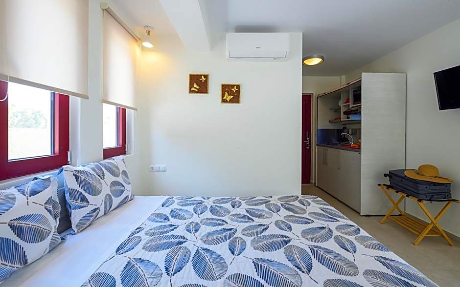 Elpiniki Luxury Rooms