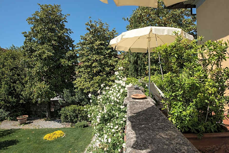 Al Porto Di Lucca B&B